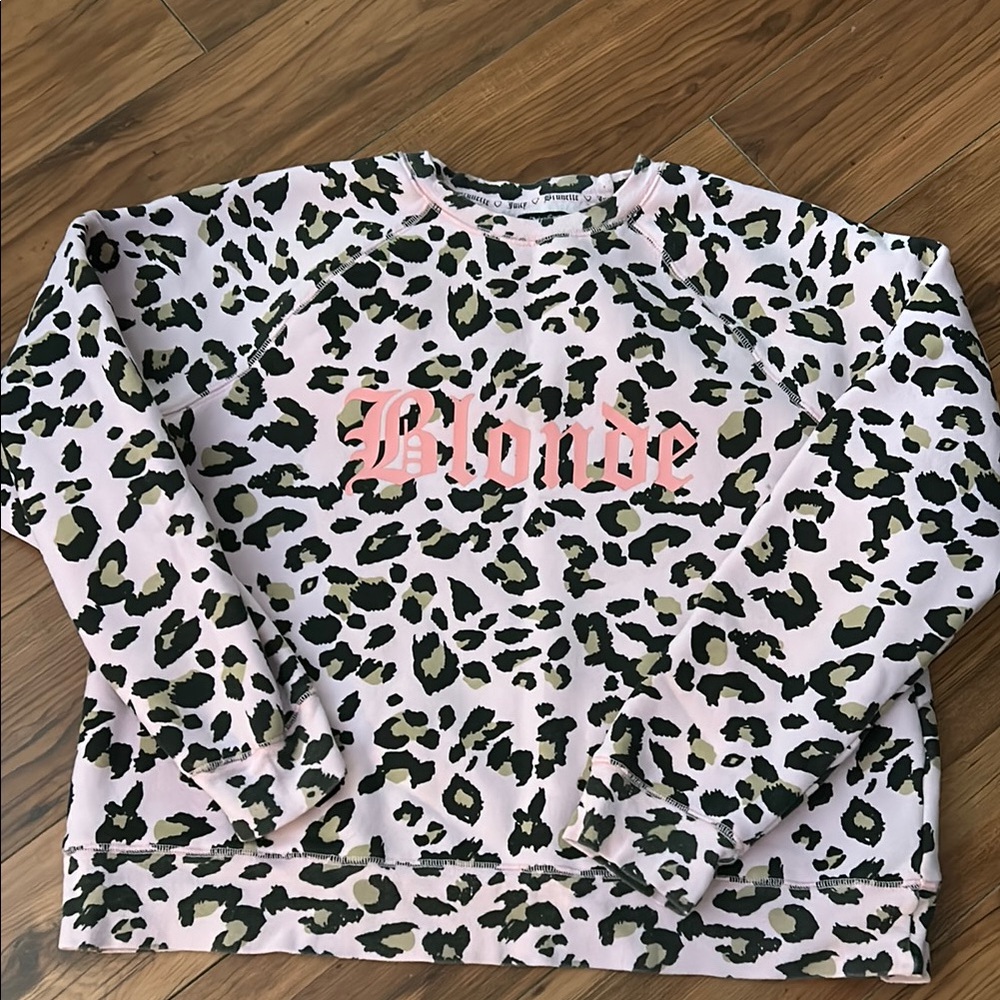 Brunette x the label 
Juicy couture